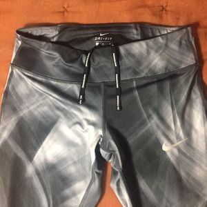 Nike Dri Fit Capri Leggings